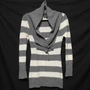 SWS - STREETWEAR SOCIETY | small | Grey & White Striped Sweater | Double Buckle